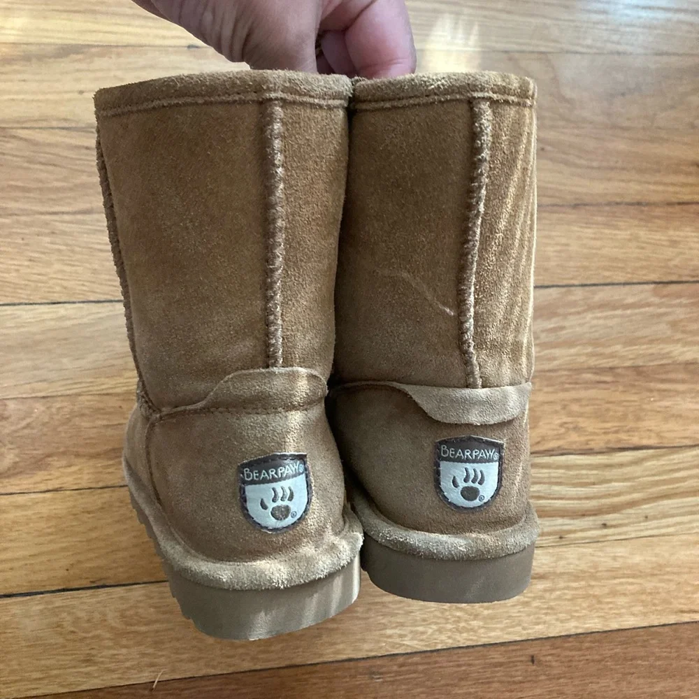 Girls Bearpaw Boots Tan Brown size 2 EUC